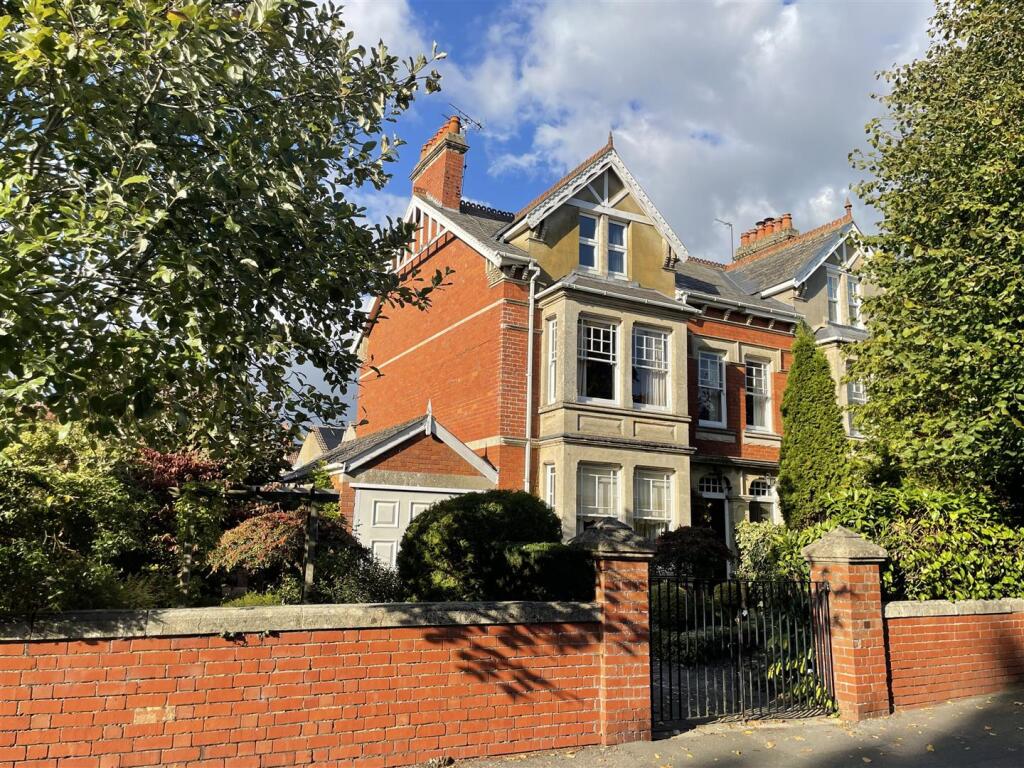 Main image of property: Westlecot Road, Old Town, Swindon