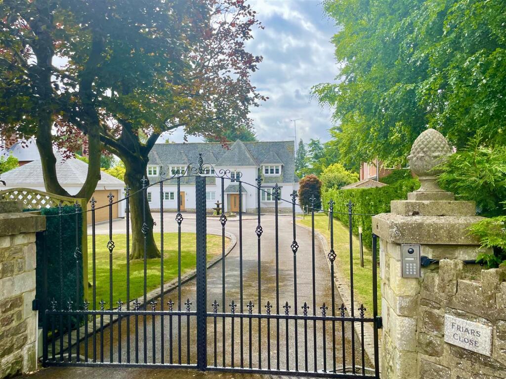 Main image of property: Westlecot Road, Old Town, Swindon