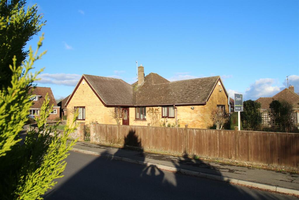 2 bedroom detached bungalow for sale in The Beeches, Lydiard Millicent
