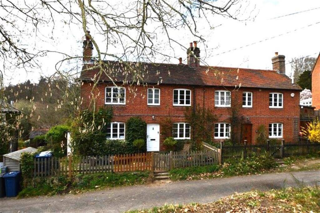 Main image of property: 3 bedroom Semi-Detached House in Hambledon