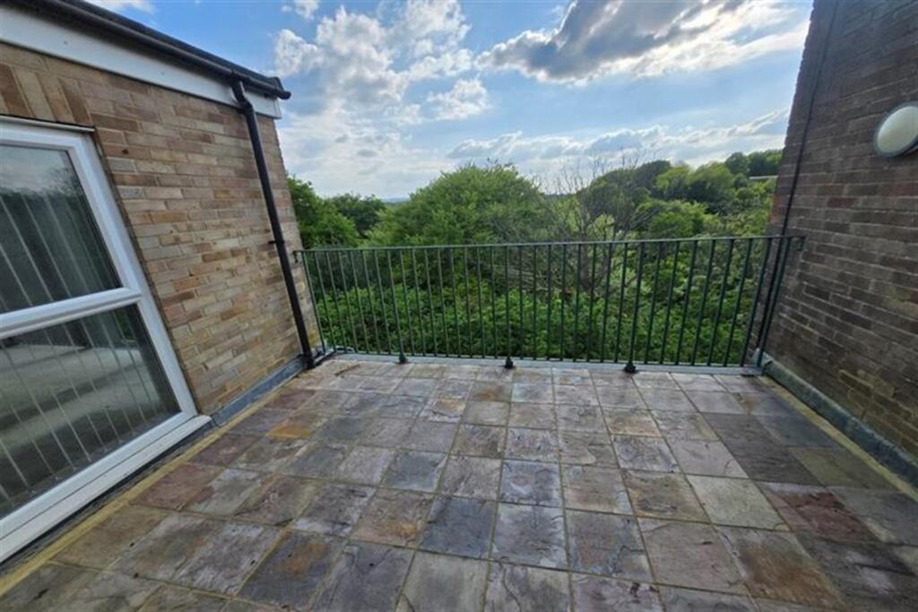 Main image of property: 2 bedroom Terraced House in Godalming