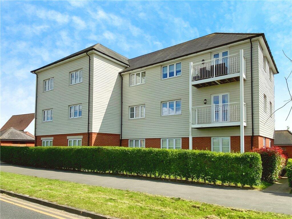 2 bedroom apartment for sale in Diamond Jubilee Way, Wokingham ...