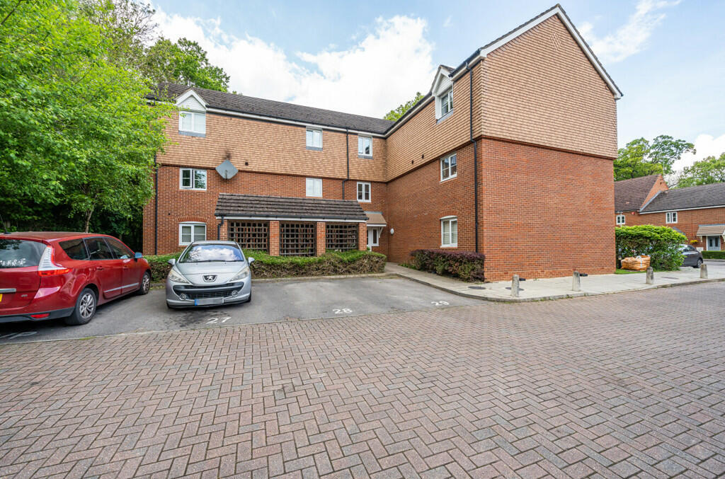 2 bedroom apartment for sale in Poperinghe Way, Arborfield, Reading, RG2