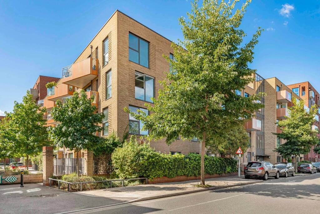 Main image of property: Southampton Way, London, SE5