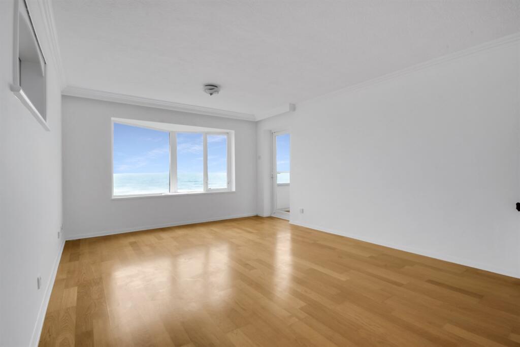 Main image of property: 2 bedroom First Floor Flat in Bracklesham Bay