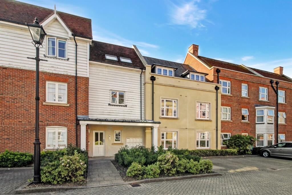 Main image of property: 1 bedroom Ground Floor Apartment in Chichester