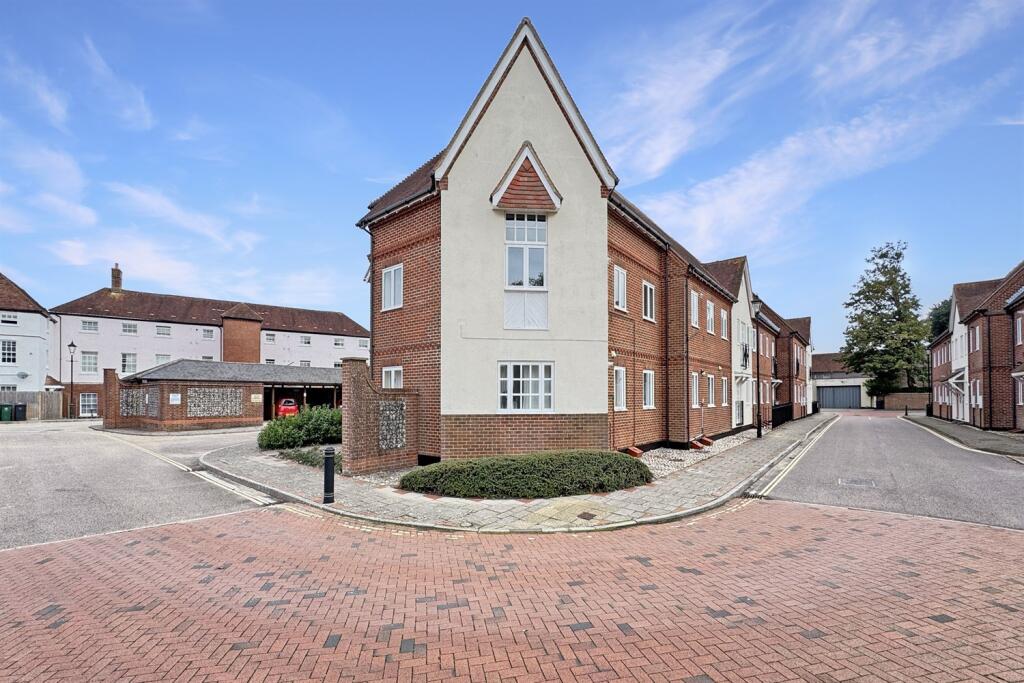 Main image of property: 2 bedroom First Floor Apartment in Chichester