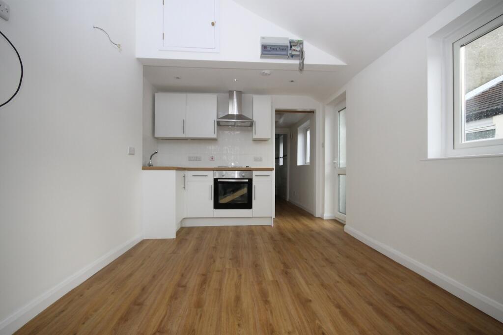 Main image of property: 1 bedroom Ground Floor Flat in Littlehampton