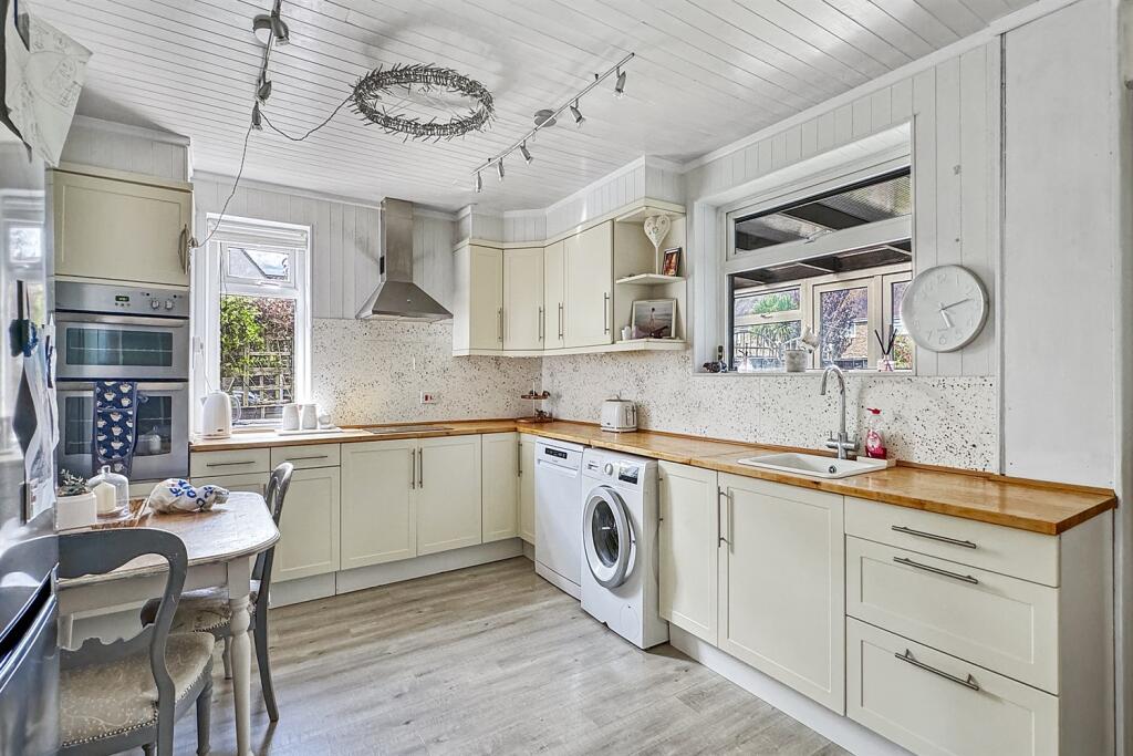 Main image of property: 3 bedroom Semi Detached House in Chichester