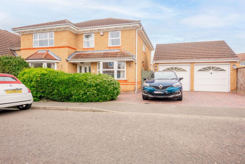 Main image of property: 4 bedroom Detached House in Rayleigh
