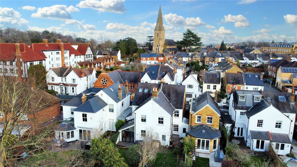 3 bedroom semidetached house for sale in Wolsey Road, Esher, Surrey, KT10