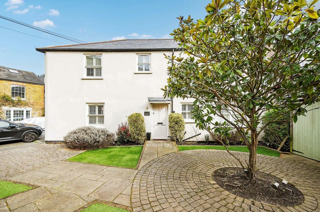 1 bedroom for sale in Radnor Road, Weybridge, Surrey, KT13