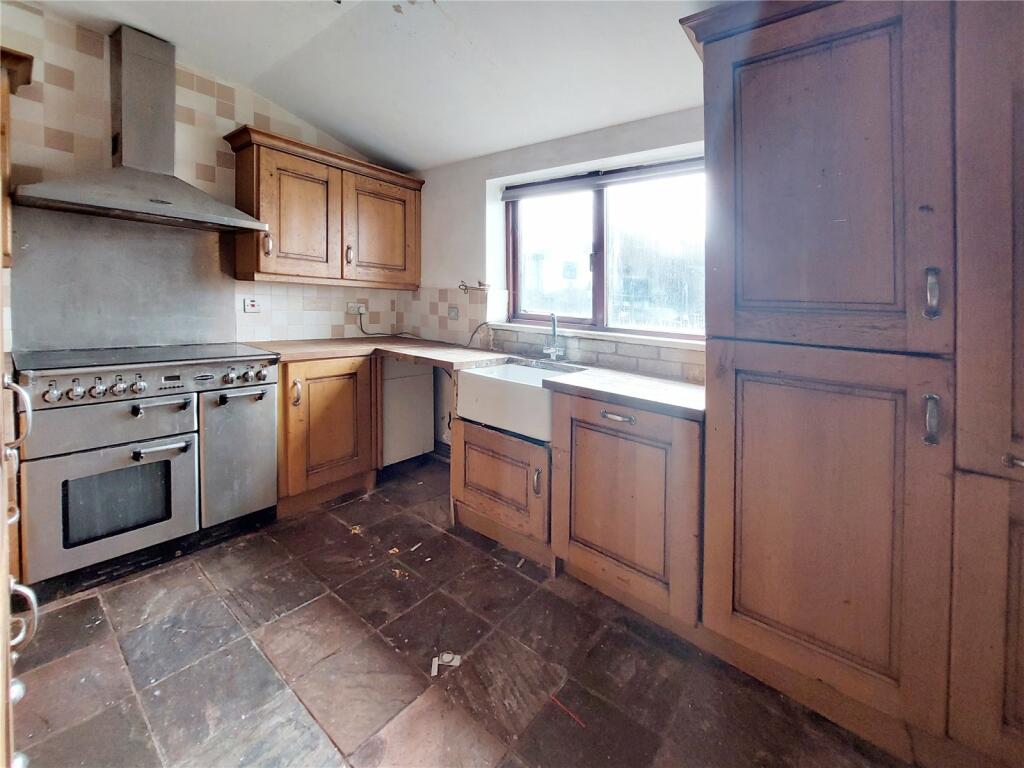 3 bedroom detached house for sale in Higher Stack Cottages, Tong Lane