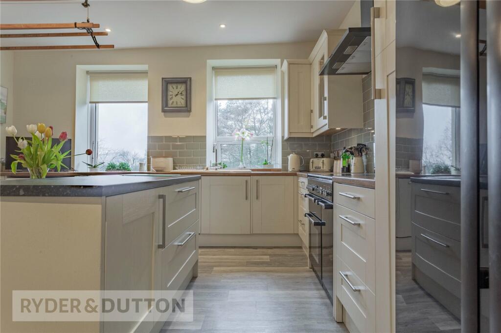 3 bedroom terraced house for sale in Bury Road, Edenfield, Ramsbottom