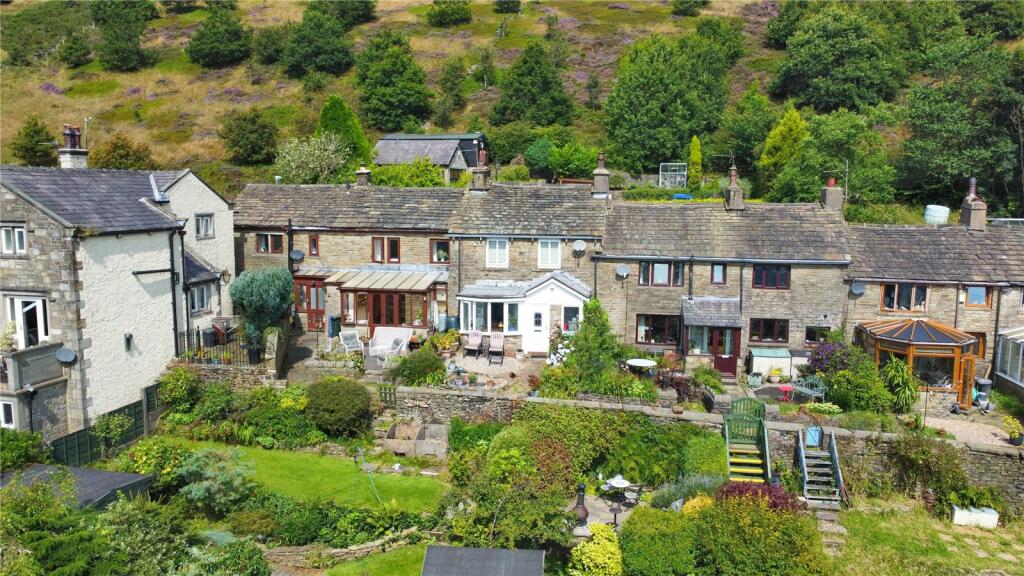2 bedroom terraced house for sale in Oakenhead Wood Old Road