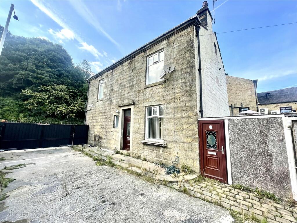 2 bedroom terraced house for sale in Market Street, Bacup, Lancashire, OL13