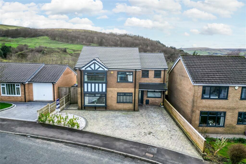 4 bedroom detached house for sale in Redwood Drive, Rawtenstall