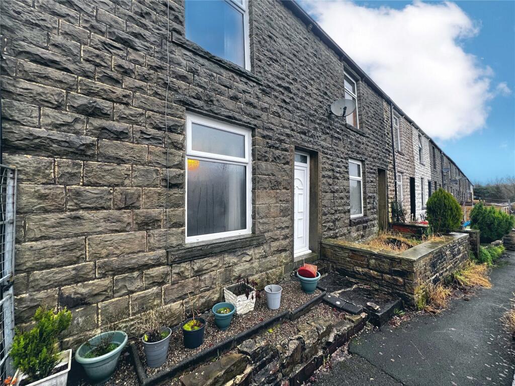 2 bedroom end of terrace house for sale in Hightown, Whitewell Bottom