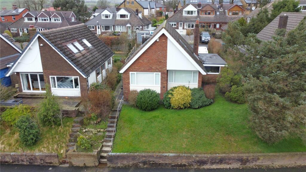 3 bedroom detached house for sale in Dearden Fold, Edenfield