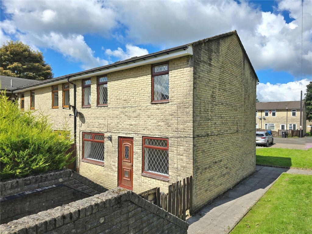 3 bedroom semidetached house for sale in Eastwood Crescent