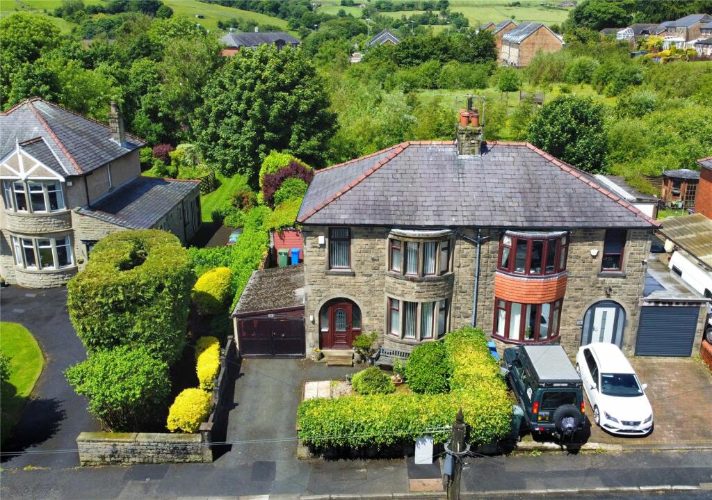 3 bedroom semidetached house for sale in Greensnook Lane, Bacup