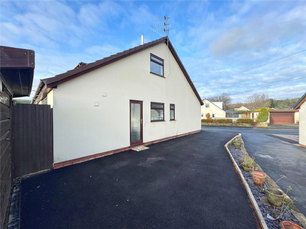 Additional property image - Hurst Crescent, Rawtenstall, Rossendale, BB4