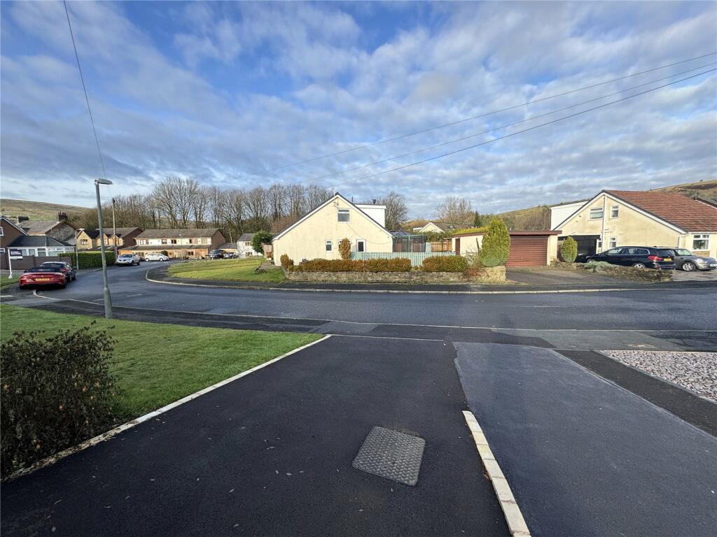 Additional property image - Hurst Crescent, Rawtenstall, Rossendale, BB4