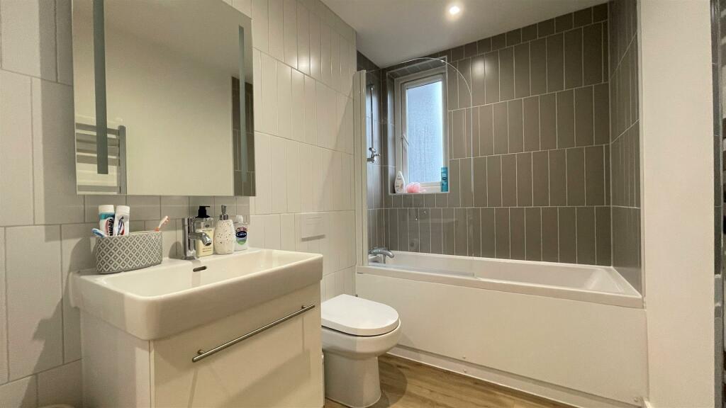 Additional property image - Wootton Mount, Bournemouth, Dorset