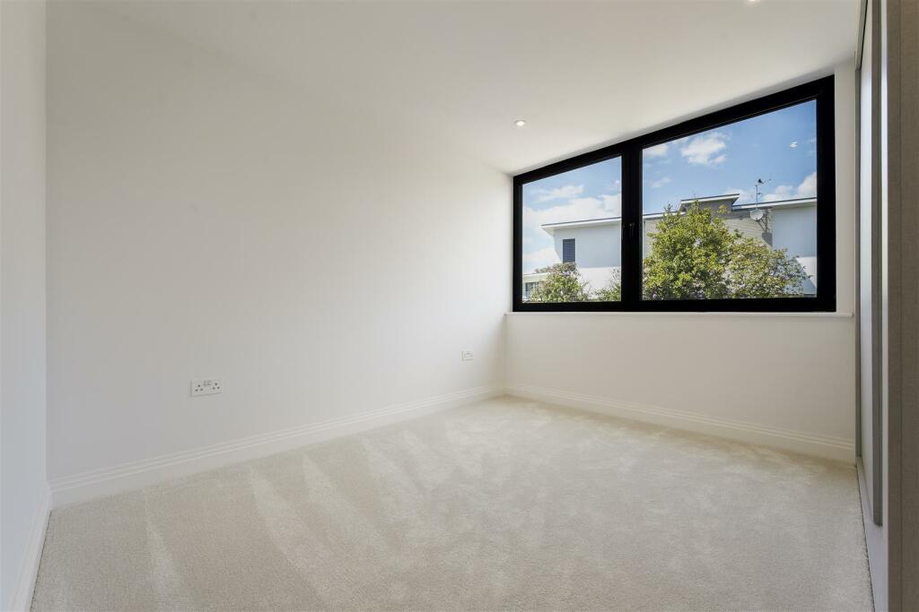 Additional property image - Whitecliff Road, Whitecliff