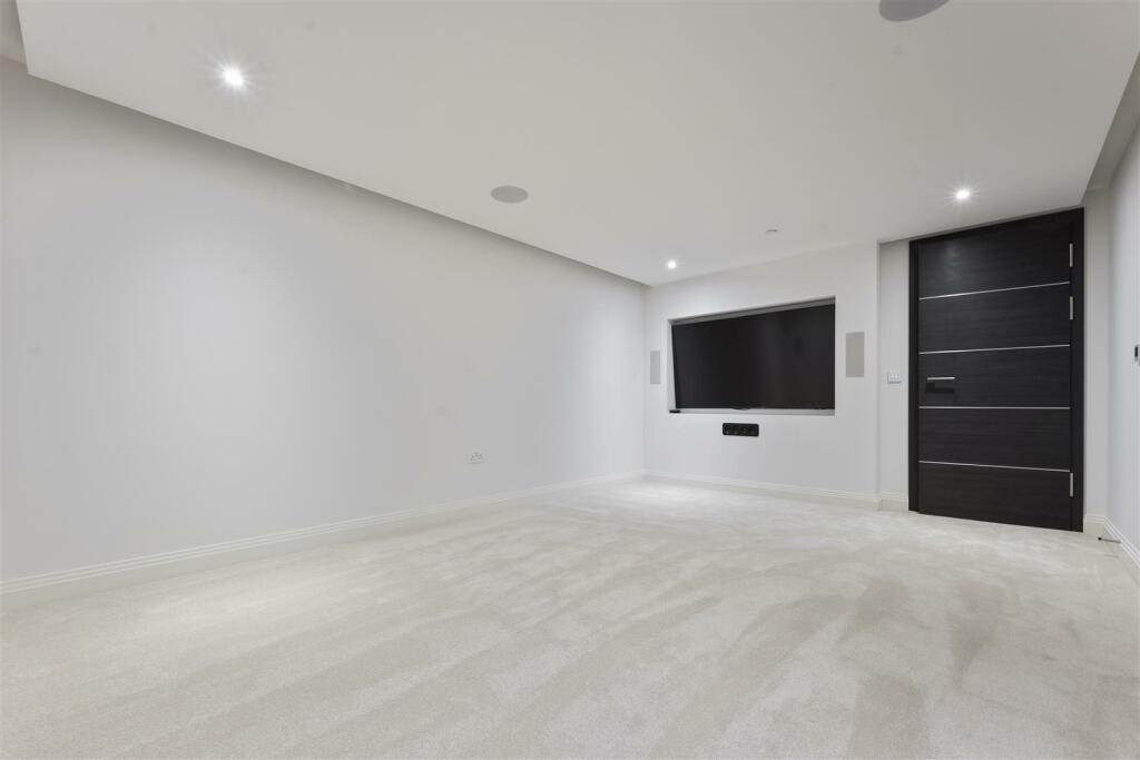 Additional property image - Whitecliff Road, Whitecliff