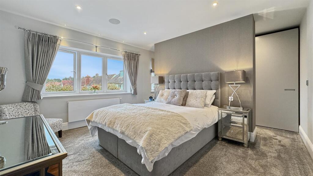 Additional property image - Canford Cliffs Avenue, Lower Parkstone