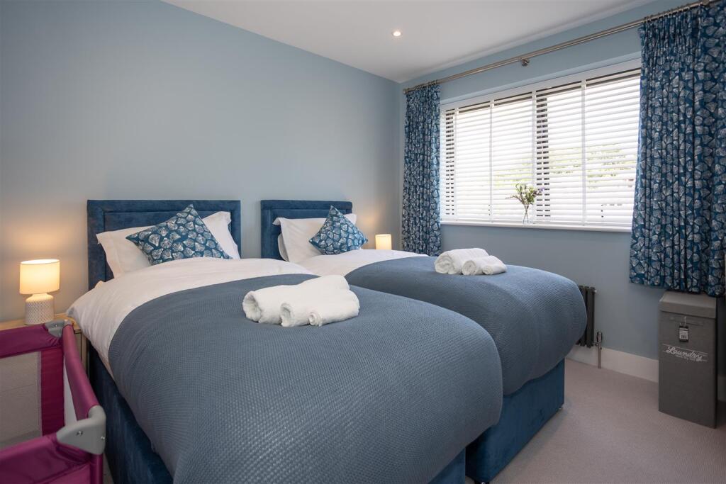 Additional property image - Sandbanks Road, Lilliput