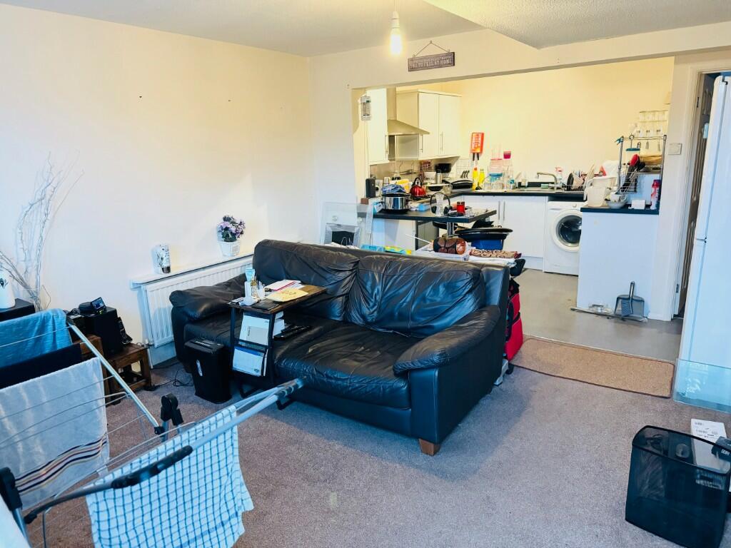 Main image of property: Hitchin Road, Luton, Bedfordshire, LU2
