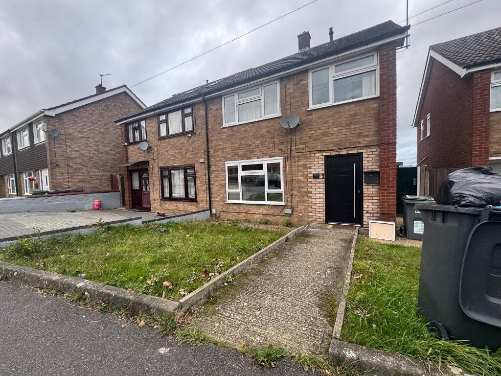 Main image of property: Radnor Road, Luton, Bedfordshire, LU4