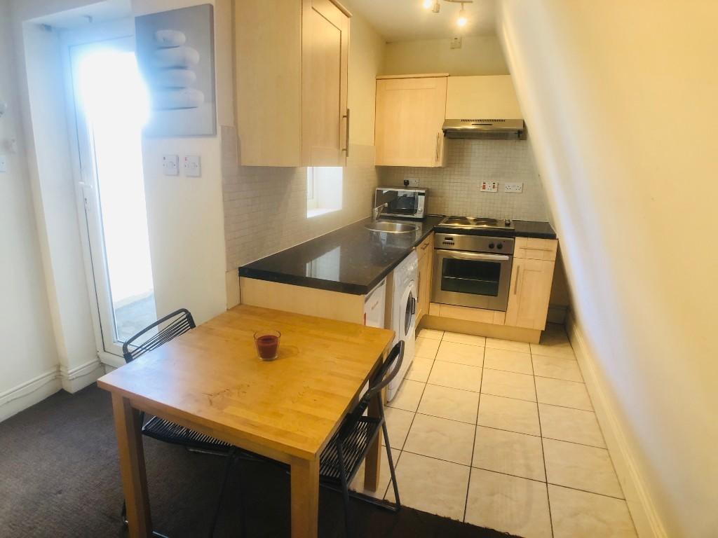 Main image of property: Midland Road, Luton, Bedfordshire, LU2