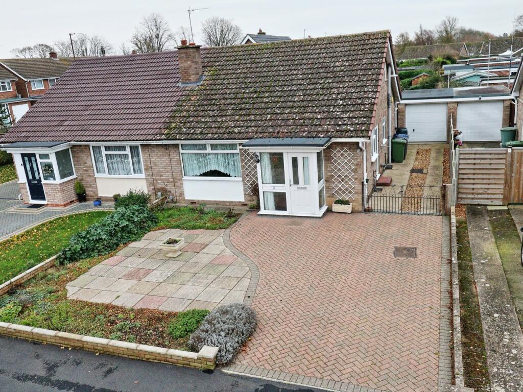 3 bedroom chalet for sale in Barley Road, Eaton Socon, St. Neots, PE19