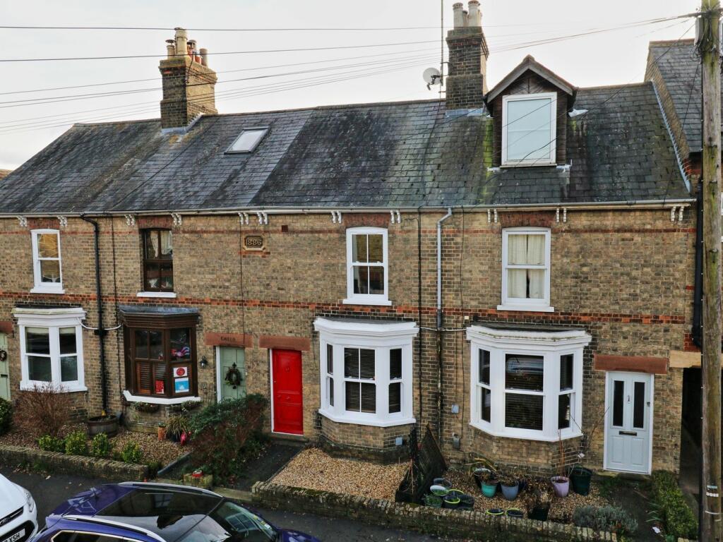 2 bedroom terraced house for sale in Avenue Road, St Neots, PE19