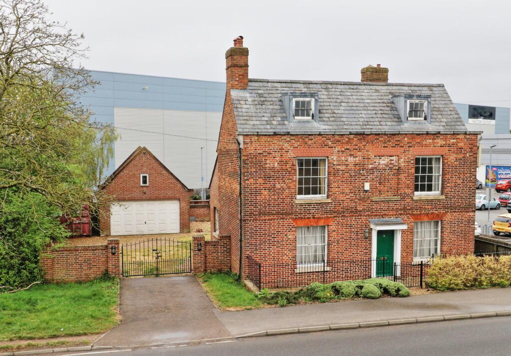 Main image of property: 19 Great North Road, Eaton Socon, St Neots, PE19