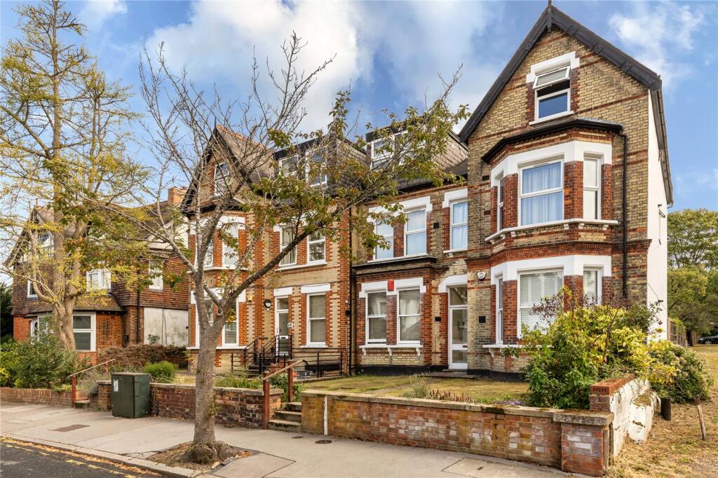 Main image of property: Birdhurst Rise, South Croydon, CR2