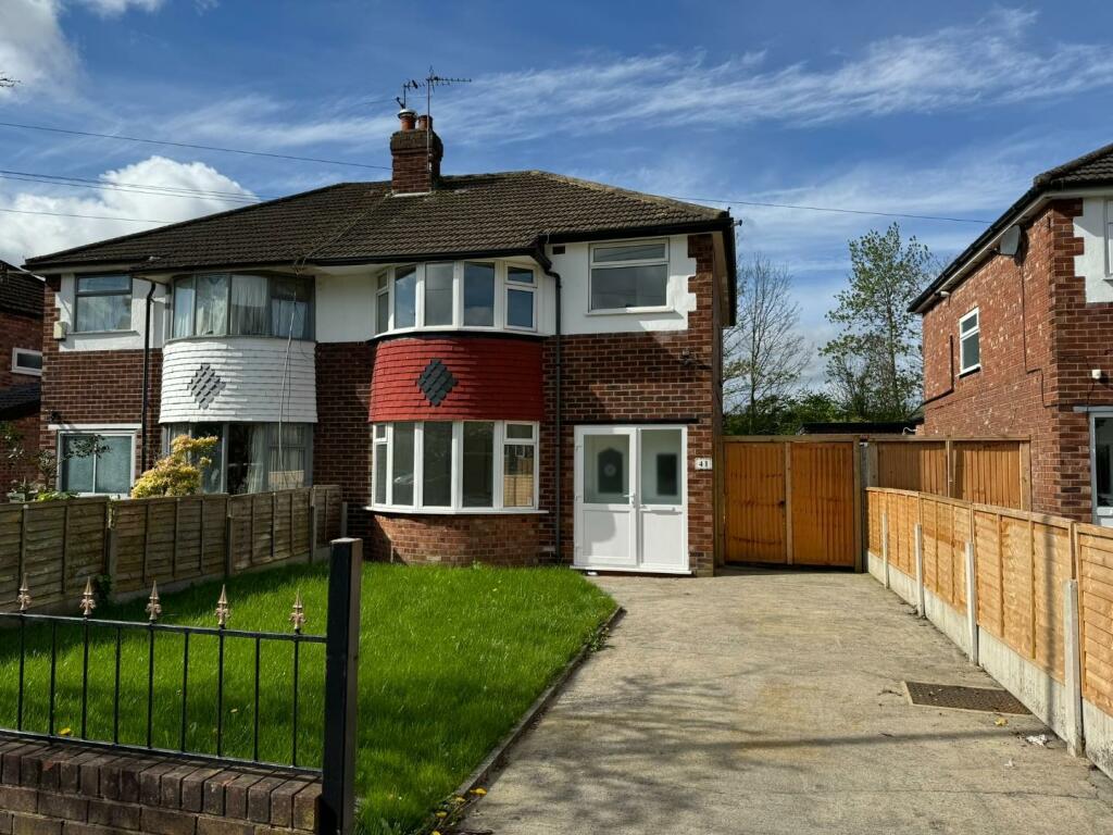 3 bedroom semi-detached house for sale in Buckingham Road, Chorlton, M21