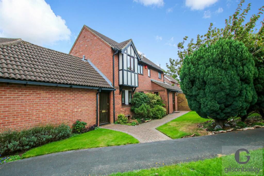 3 bedroom detached house for sale in St. Margarets Drive, Sprowston, NR7