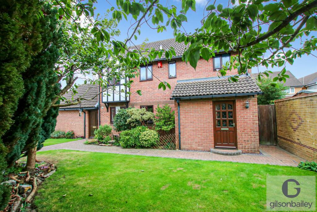 3 bedroom detached house for sale in St. Margarets Drive, Sprowston, NR7