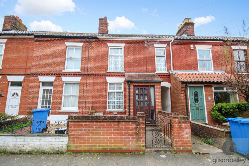 2 bedroom terraced house for sale in Caernarvon Road, Norwich, NR2