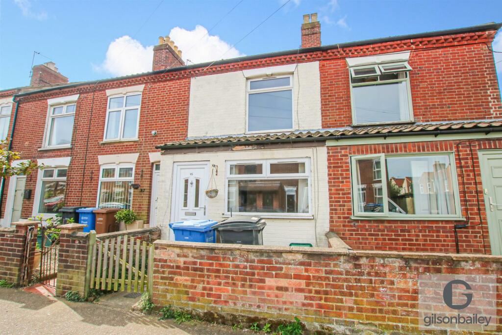 3 bedroom terraced house for sale in Churchill Road, Norwich, NR3