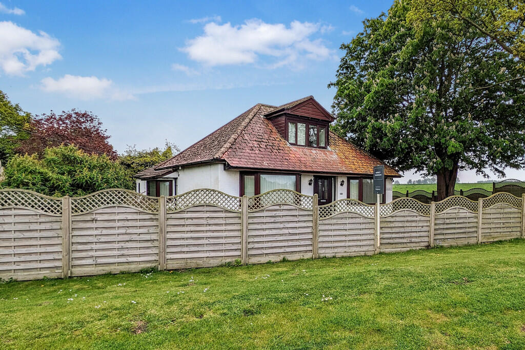 4 bedroom detached house for sale in Brampton Road, Buckden, PE19