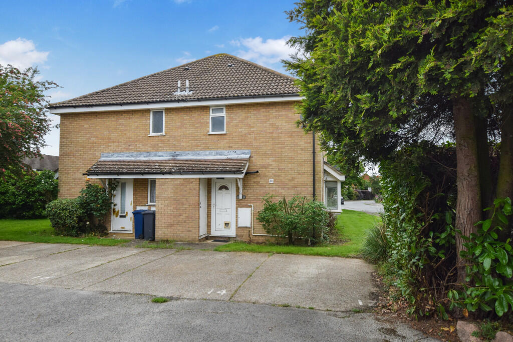 2 bedroom cluster house for sale in Buttermel Close, Godmanchester, PE29