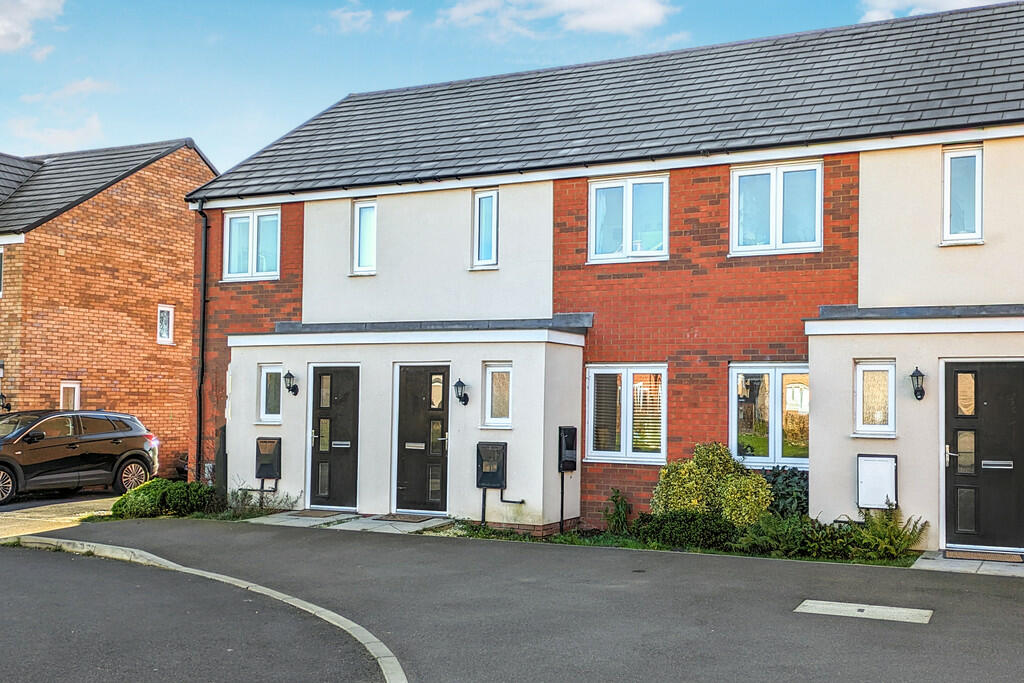 2 bedroom terraced house for sale in Bloomfield Drive, Hinchingbrooke, PE29