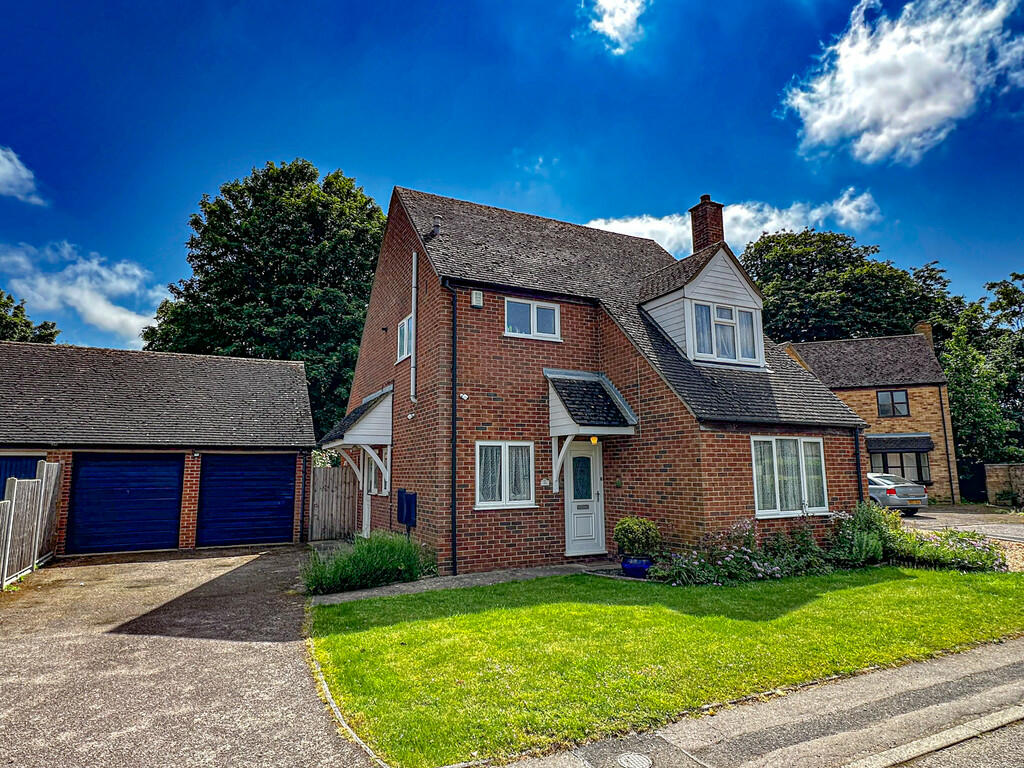 3 bedroom detached house for sale in Cranfield Way, Brampton, PE28