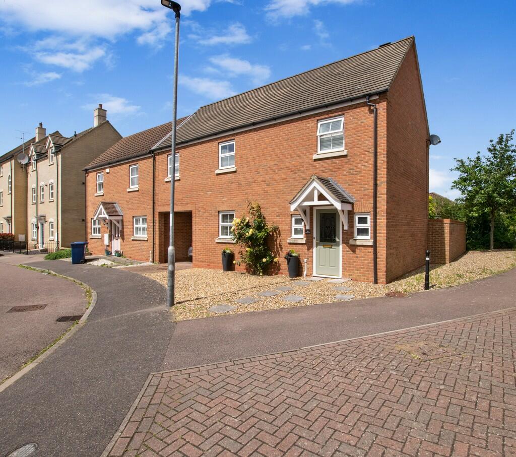 3 bedroom semidetached house for sale in Hinchingbrooke, Huntingdon, PE29
