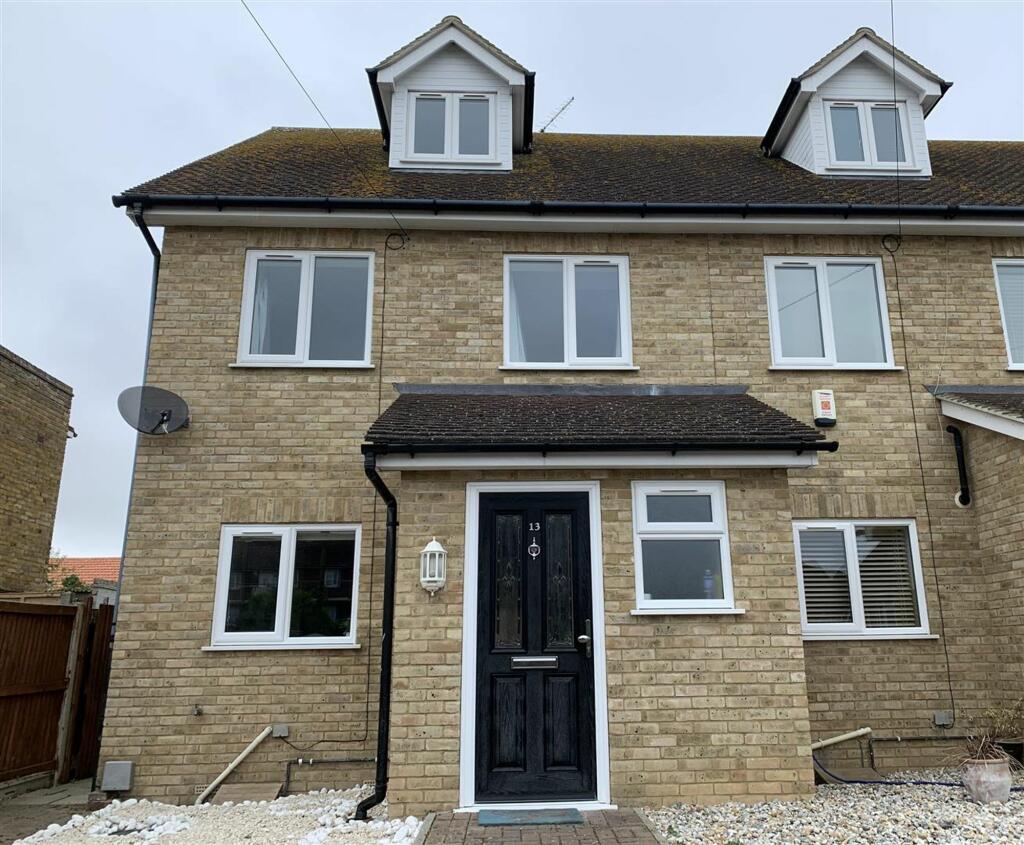 3 bedroom end of terrace house for rent in Highfield Close, Ramsgate, CT12